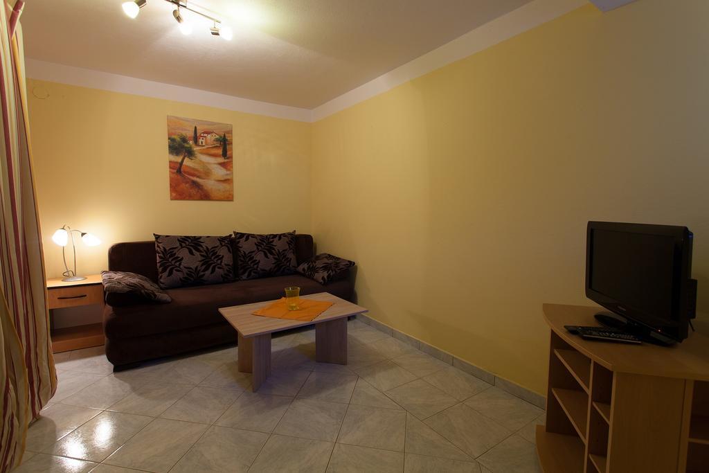 Villa Mir Polje  Екстериор снимка